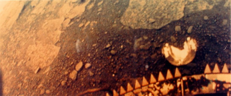 Фотография поверхности Венеры, сделанная спускаемым аппаратом «Венера-13».